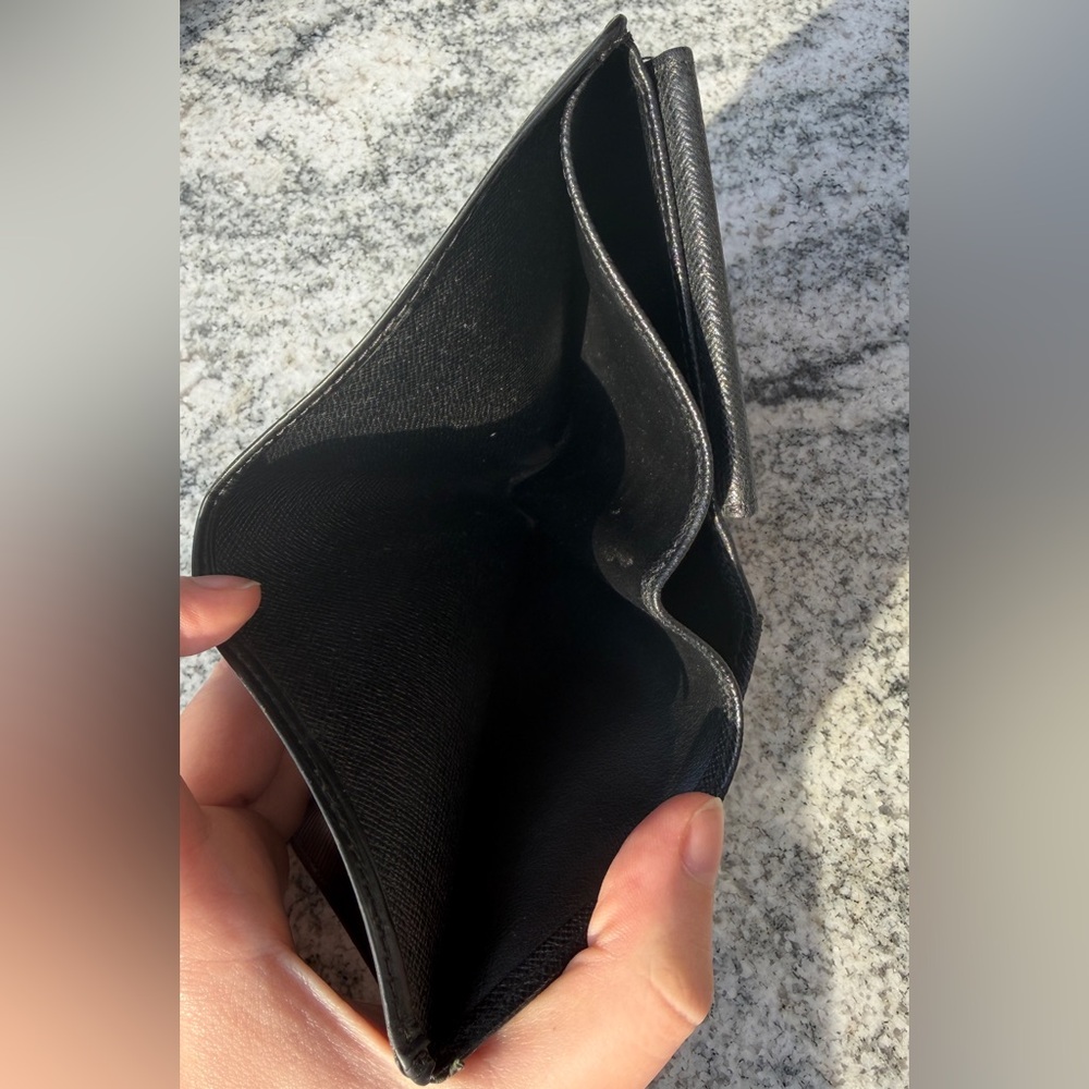 Authentic Louis Vuitton Black Epi Leather Bi-Fold Wallet Preloved - Picture 9 of 9